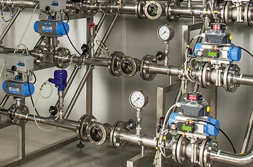 manomètres et thermomètres dans une installation